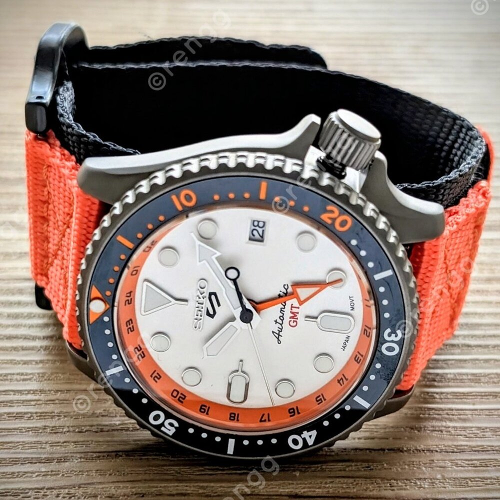 Full Automatic Titanium Gmt White Orange Diver 42… - image 5